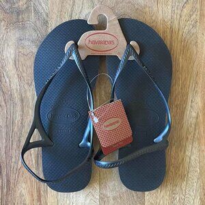 NWT Havaianas women's slingback flat sandal in black